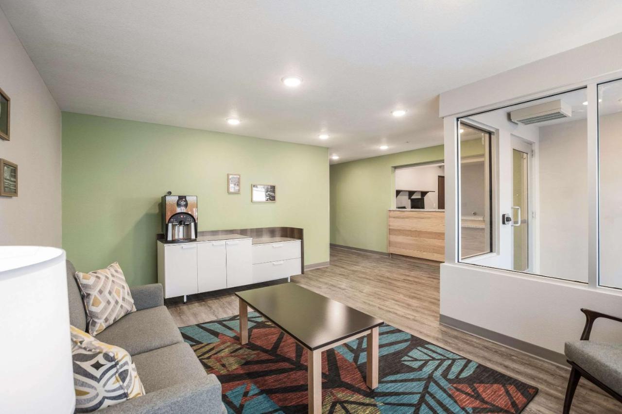 Woodspring Suites Detroit Madison Heights Extérieur photo