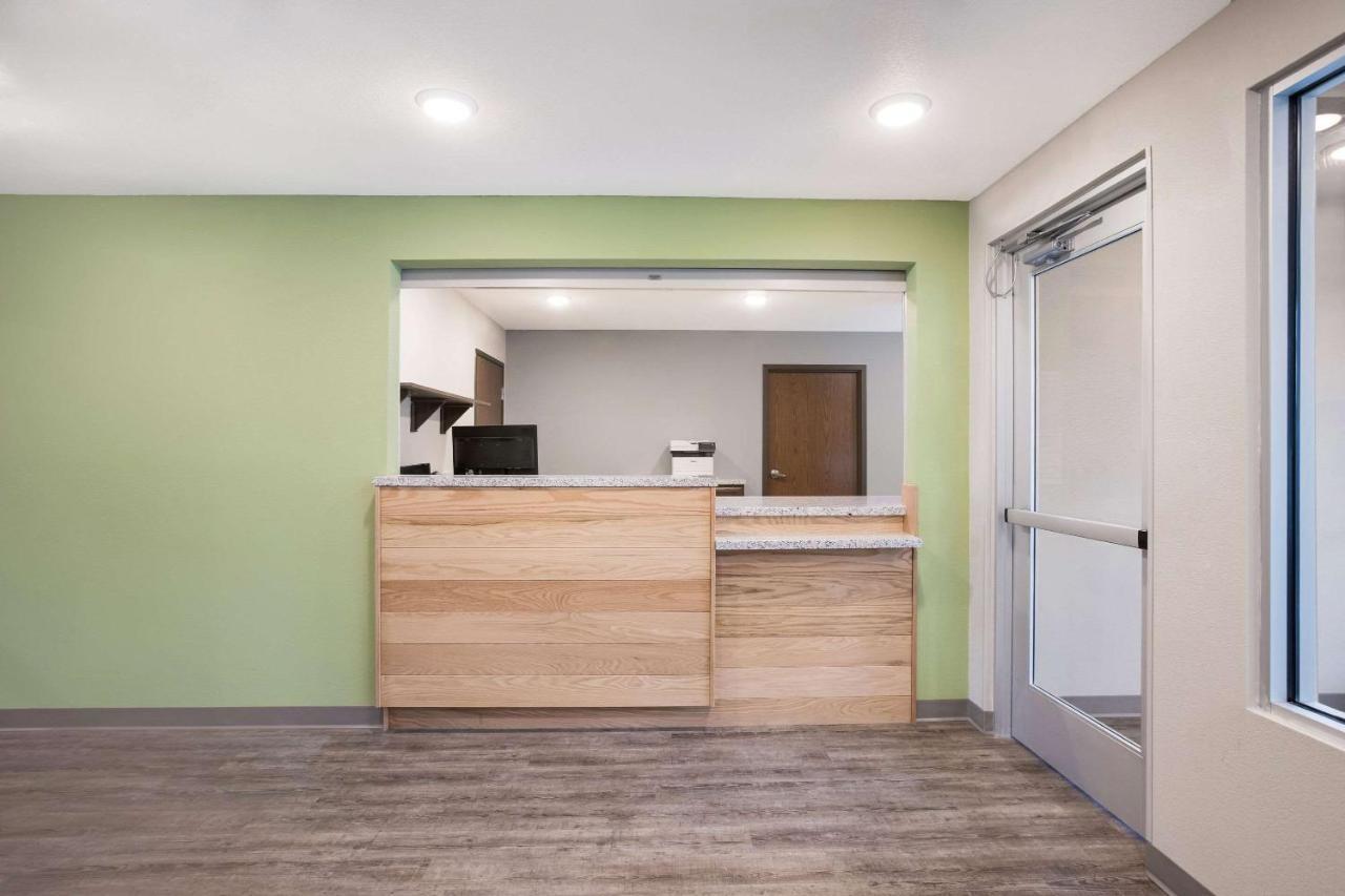 Woodspring Suites Detroit Madison Heights Extérieur photo