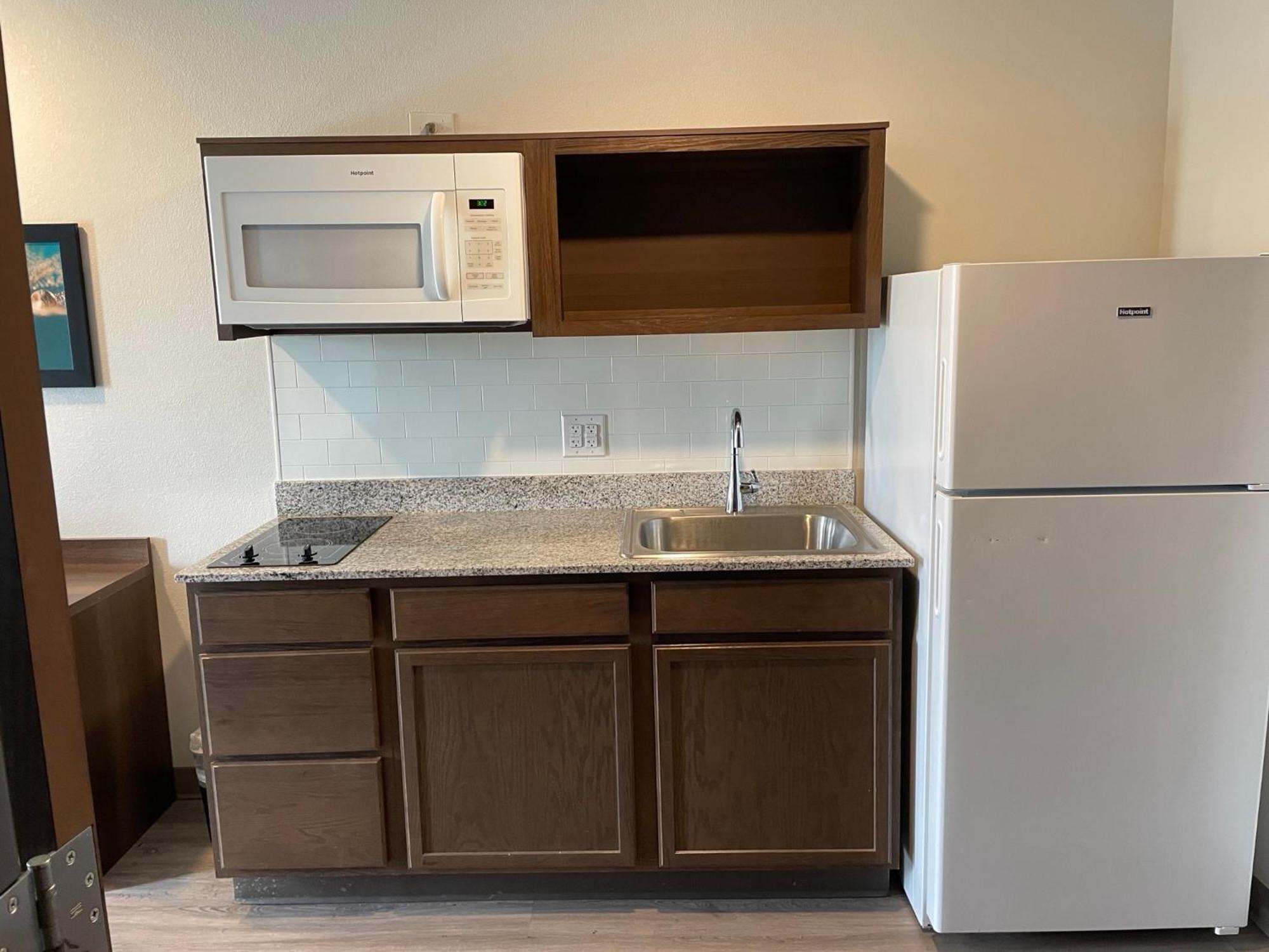 Woodspring Suites Detroit Madison Heights Extérieur photo