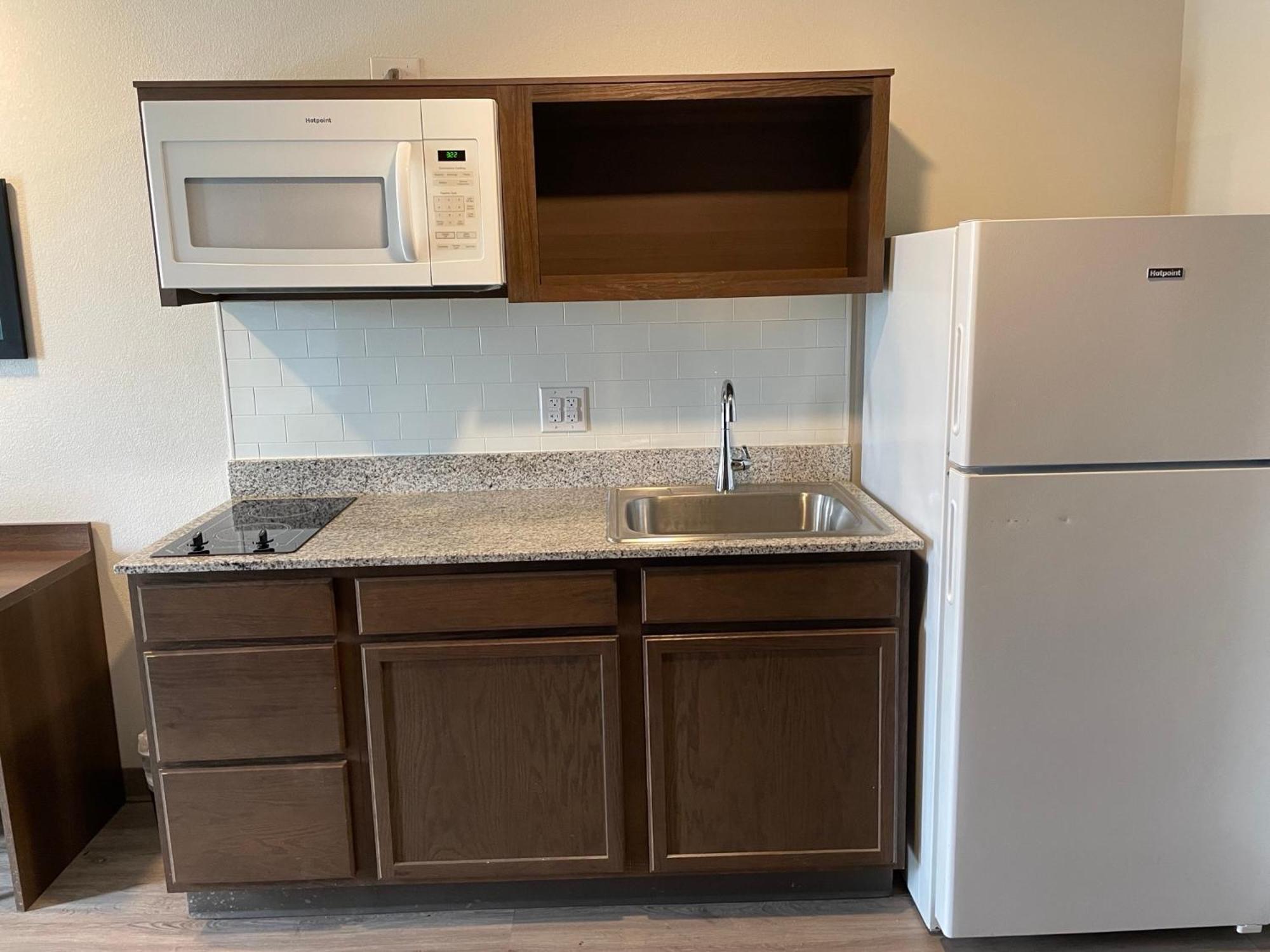 Woodspring Suites Detroit Madison Heights Extérieur photo